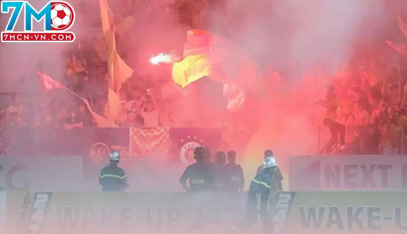 Giải mã thuật ngữ hooligan trong bóng đá là gì?
